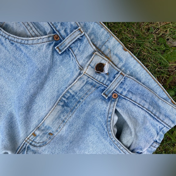 Vintage 90’s Levi’s - Picture 4 of 5
